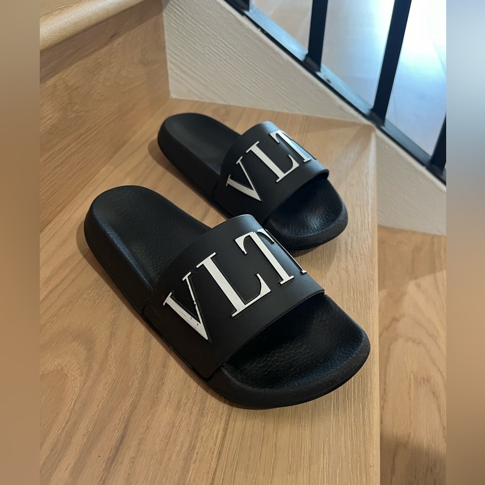 VALENTINO WOMEN’S SLIDES